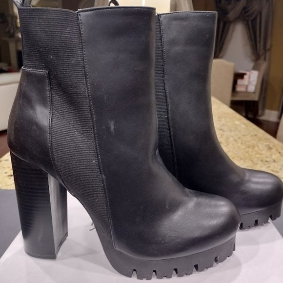 OCHO TOROS BLACK ANKLE HIGH BOOTIE - Picture 6 of 11